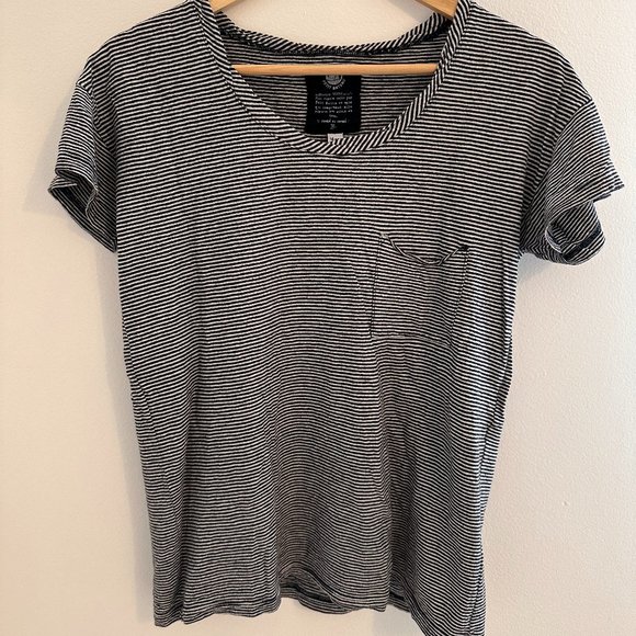 Petit Bateau marine tee-shirt - Picture 1 of 3